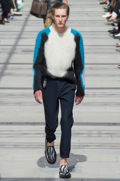 Look 35